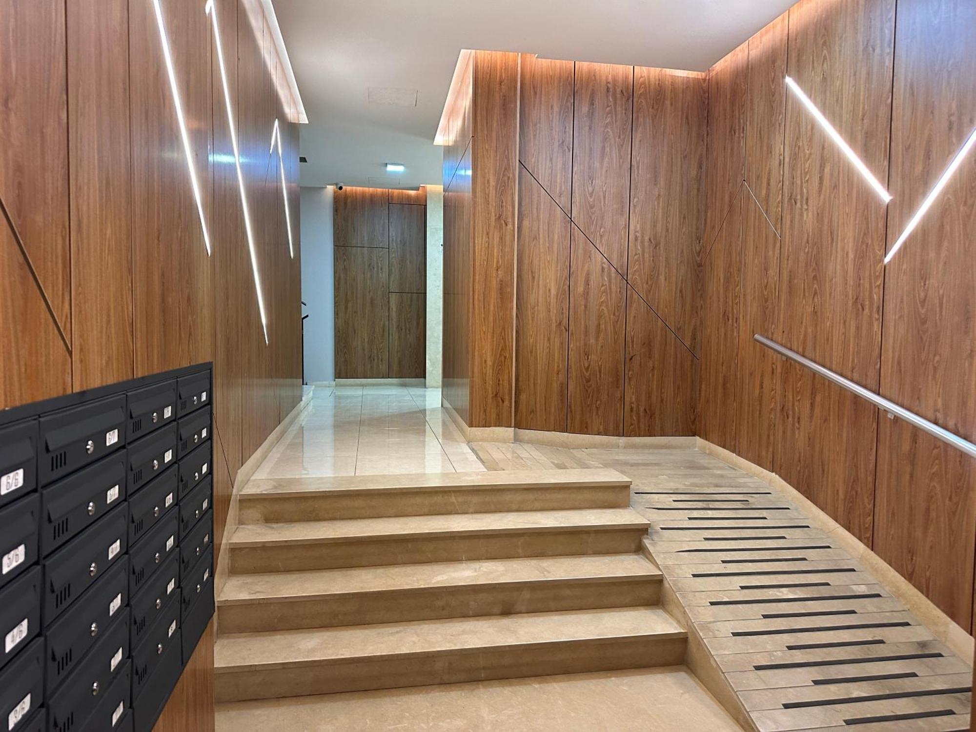 Spacious 2-Bedroom Apartment Near Center Тирана Екстер'єр фото