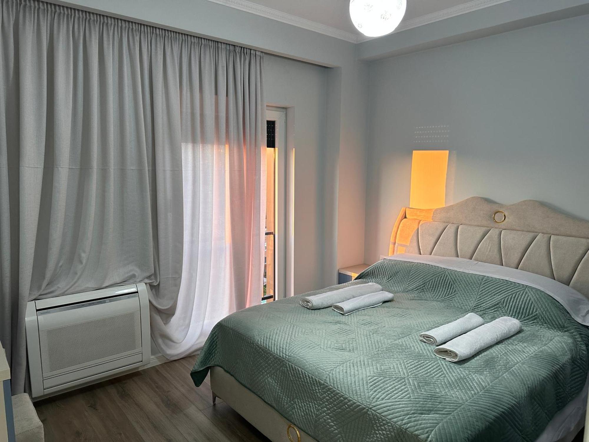 Spacious 2-Bedroom Apartment Near Center Тирана Екстер'єр фото